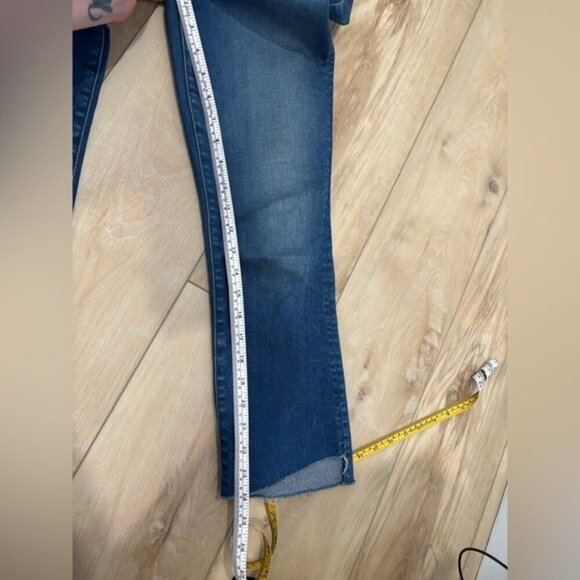 MOTHER - INSIDER CROP STEP FRAY JEANS - Picture 10 of 12